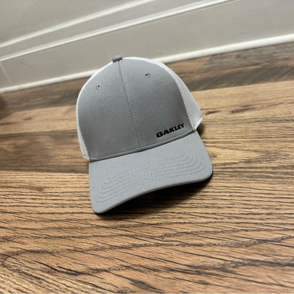 Men’s Oakley Hat // 💐